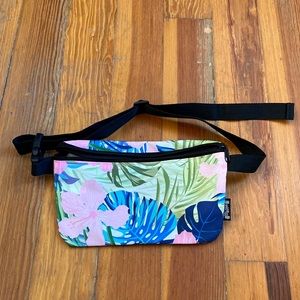 Fanny Pack 🌺 Hawaiian Floral